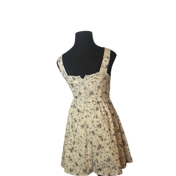 Hot Topic white with black dress. Size XL. NWT. Super cute - Picture 4 of 14